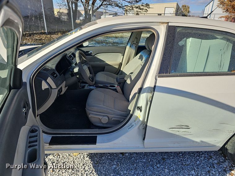 image for item MH9510 2011 Ford Fusion S