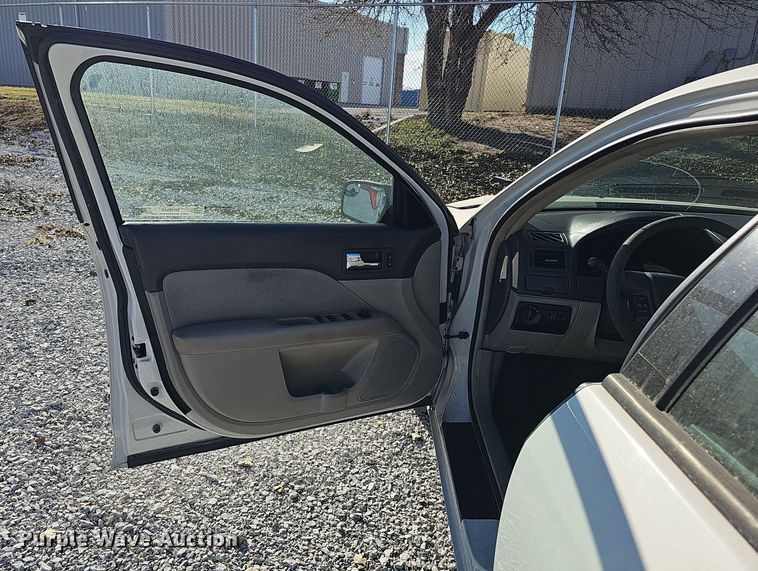 image for item MH9510 2011 Ford Fusion S