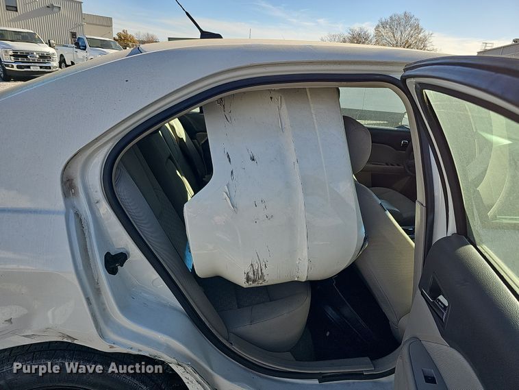 image for item MH9510 2011 Ford Fusion S