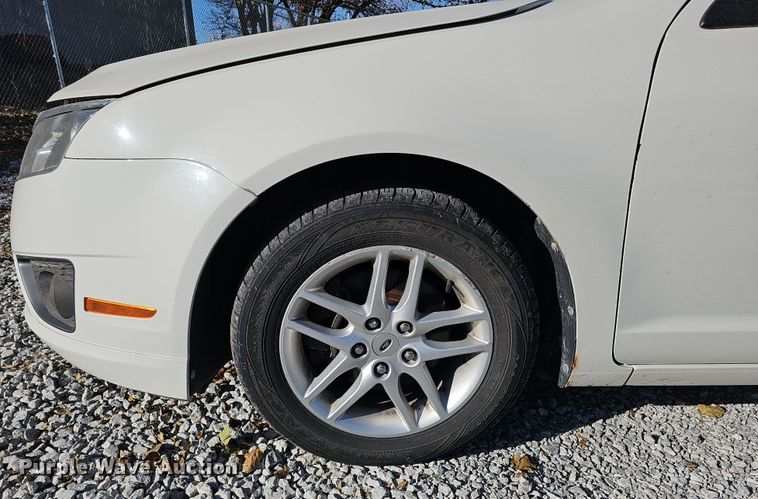 image for item MH9510 2011 Ford Fusion S