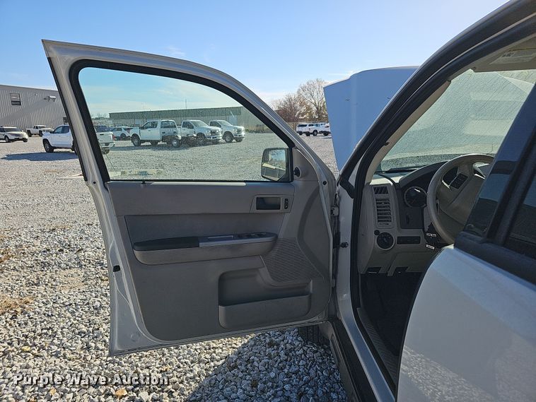 image for item MH9511 2010 Ford Escape Hybrid  SUV