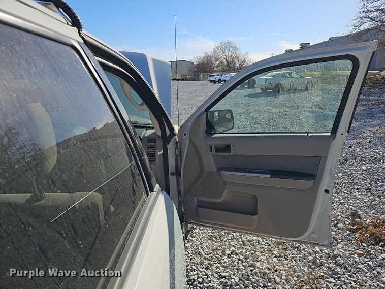 image for item MH9511 2010 Ford Escape Hybrid  SUV