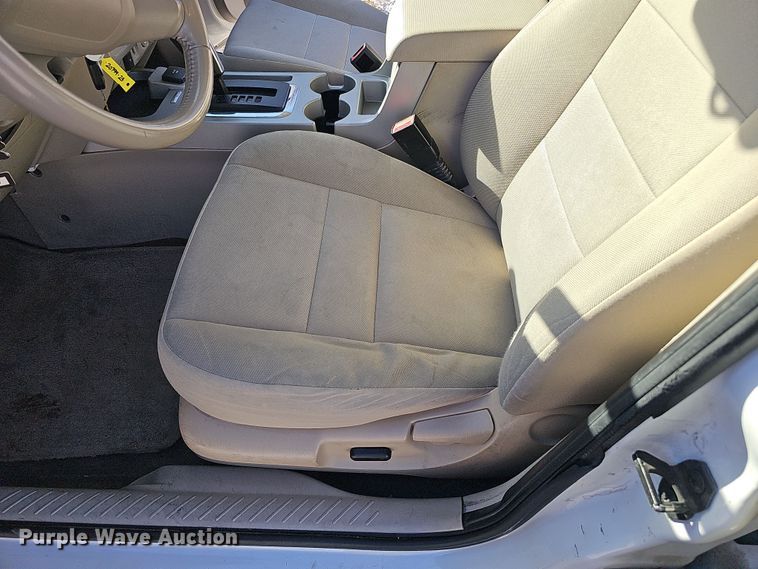 image for item MH9511 2010 Ford Escape Hybrid  SUV