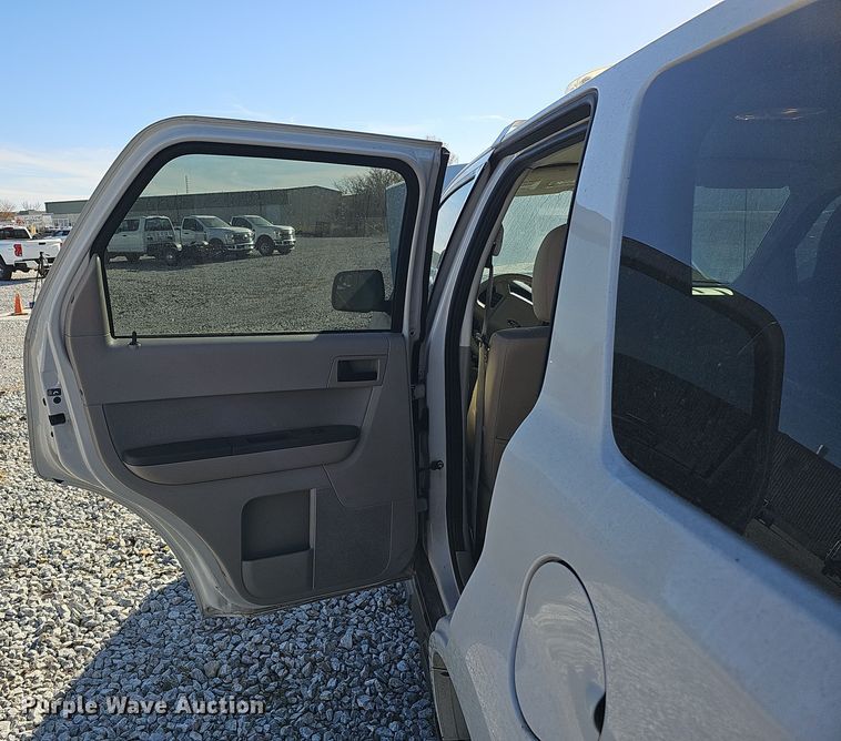 image for item MH9511 2010 Ford Escape Hybrid  SUV