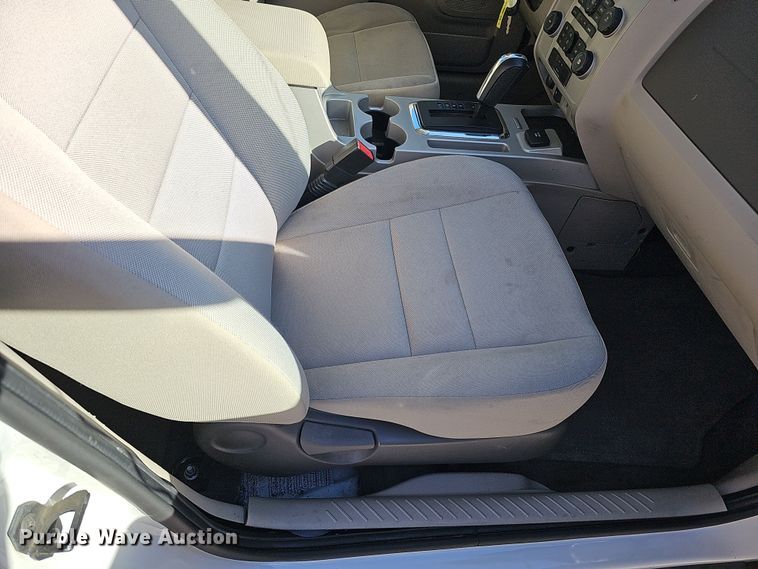 image for item MH9511 2010 Ford Escape Hybrid  SUV