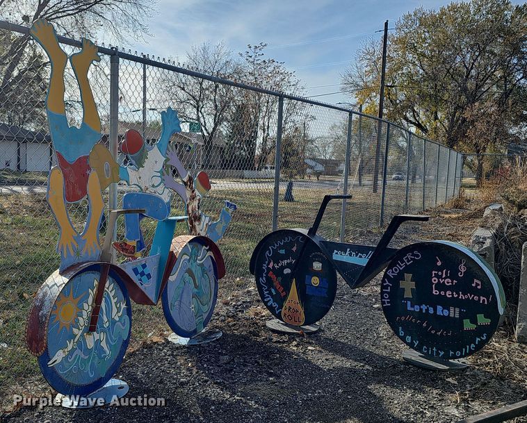 image for item MH9520 (2) sculptures