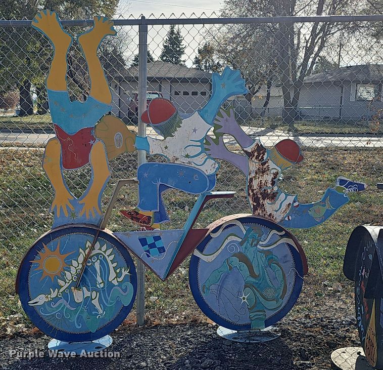 image for item MH9520 (2) sculptures