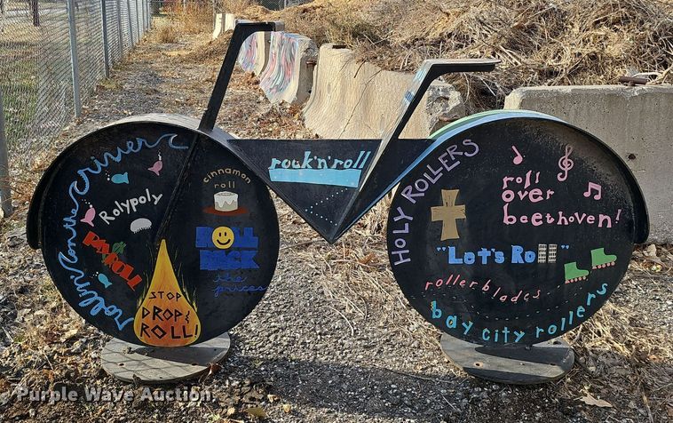 image for item MH9520 (2) sculptures