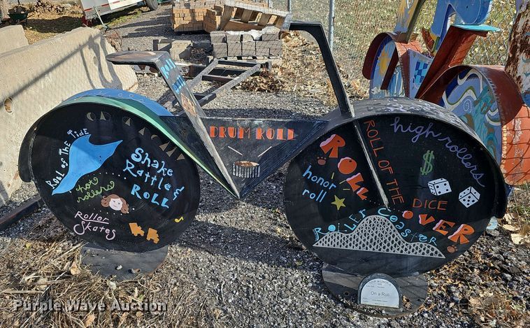 image for item MH9520 (2) sculptures