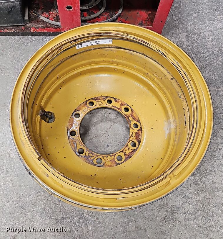 image for item MH9525 Michelin 14.00R24 tires and wheels