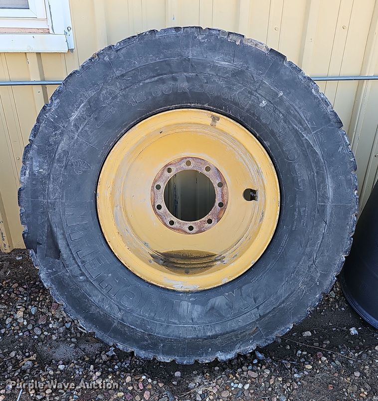 image for item MH9525 Michelin 14.00R24 tires and wheels