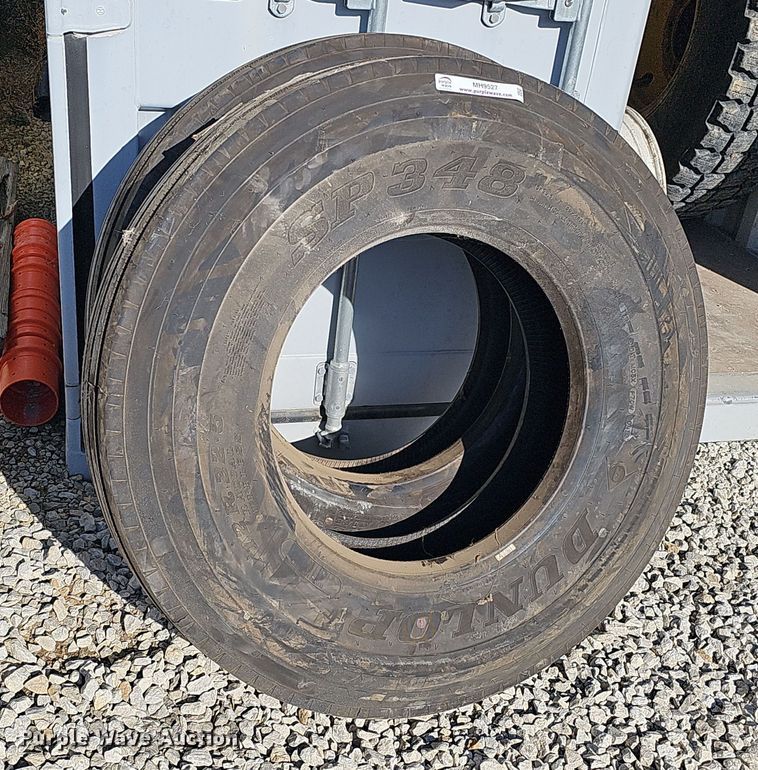 image for item MH9527 (2) Dunlop 12R22.5 tires