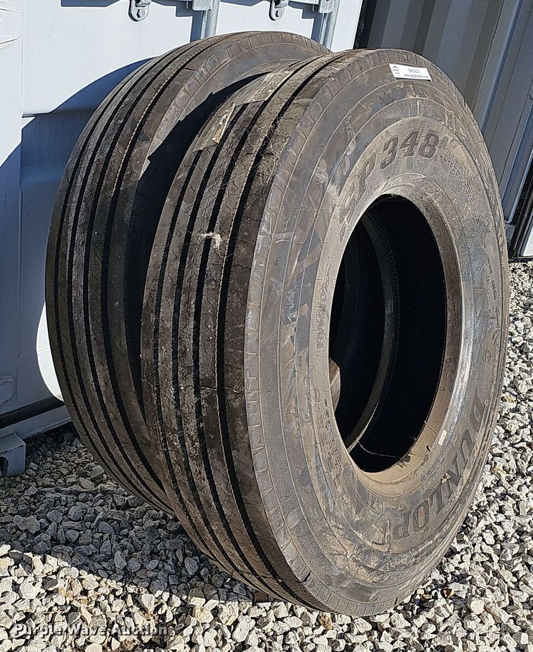 image for item MH9527 (2) Dunlop 12R22.5 tires