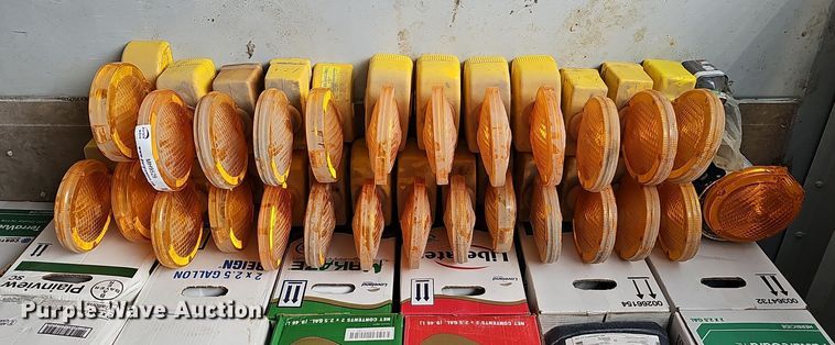 image for item MH9529 (26) Dicke Safety Products D-Cell lights