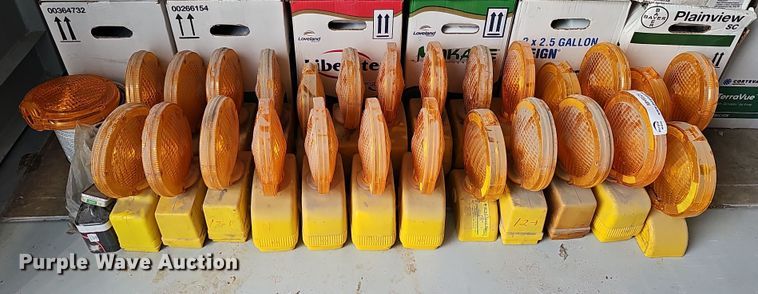 image for item MH9529 (26) Dicke Safety Products D-Cell lights