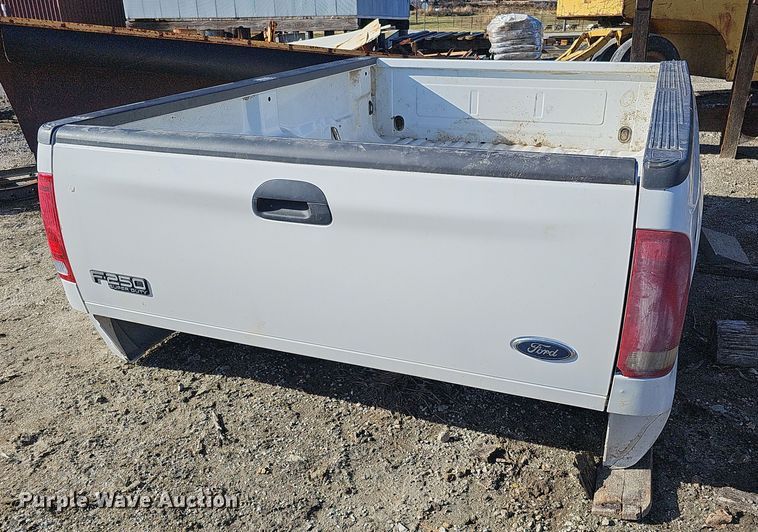 image for item MH9530 Ford F250  pickup truck bed