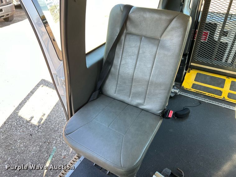 image for item MH9930 2011 Ford E150  van