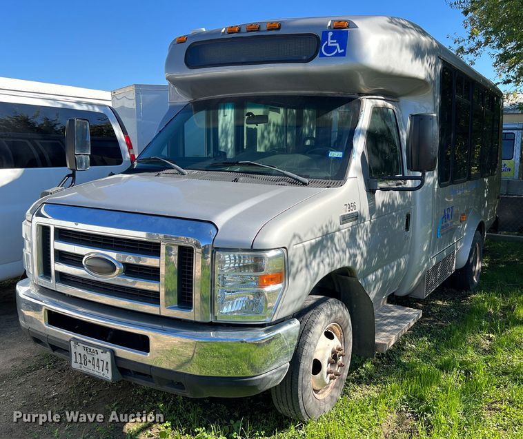 image for item MH9931 2014 Ford E350  shuttle bus
