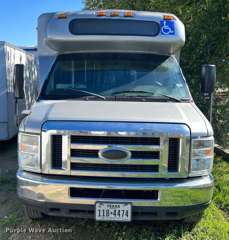 image for item MH9931 2014 Ford E350  shuttle bus