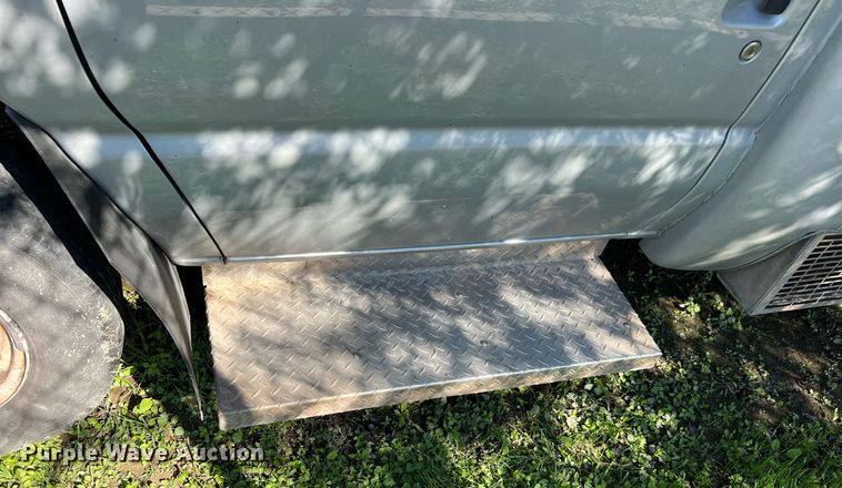 image for item MH9931 2014 Ford E350  shuttle bus