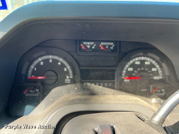 image for item MH9931 2014 Ford E350  shuttle bus