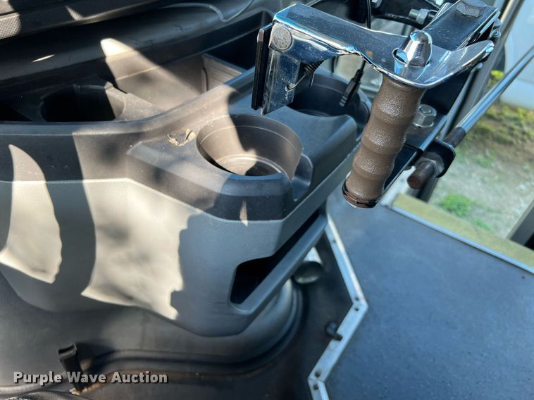 image for item MH9931 2014 Ford E350  shuttle bus