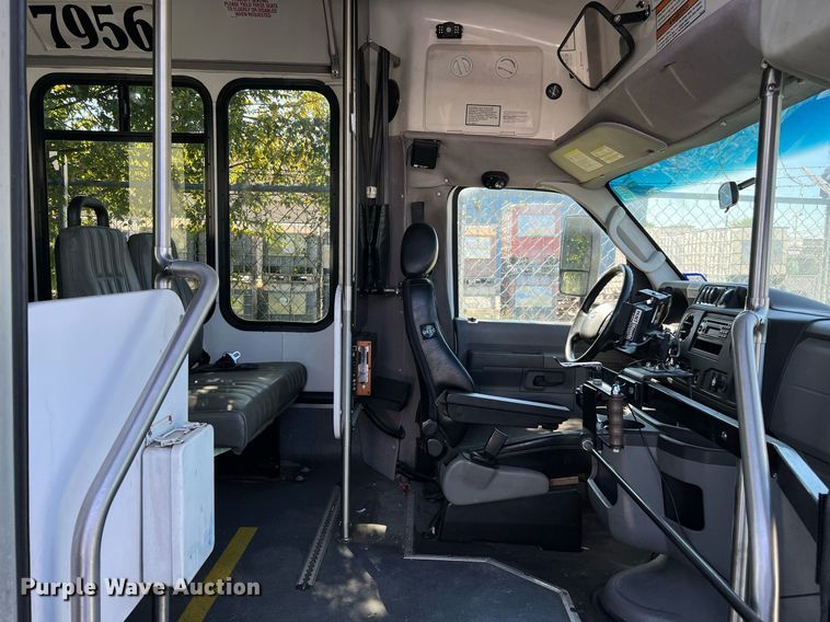 image for item MH9931 2014 Ford E350  shuttle bus