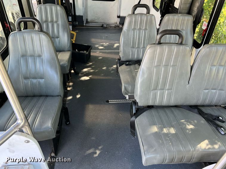 image for item MH9931 2014 Ford E350  shuttle bus