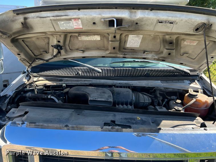 image for item MH9931 2014 Ford E350  shuttle bus