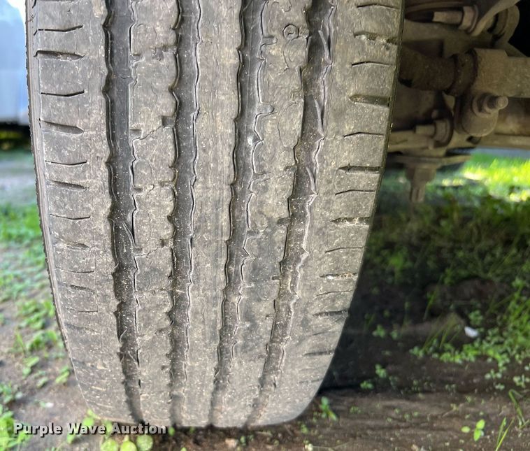 image for item MH9931 2014 Ford E350  shuttle bus