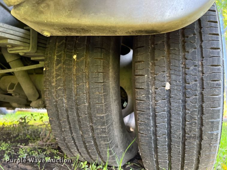 image for item MH9931 2014 Ford E350  shuttle bus