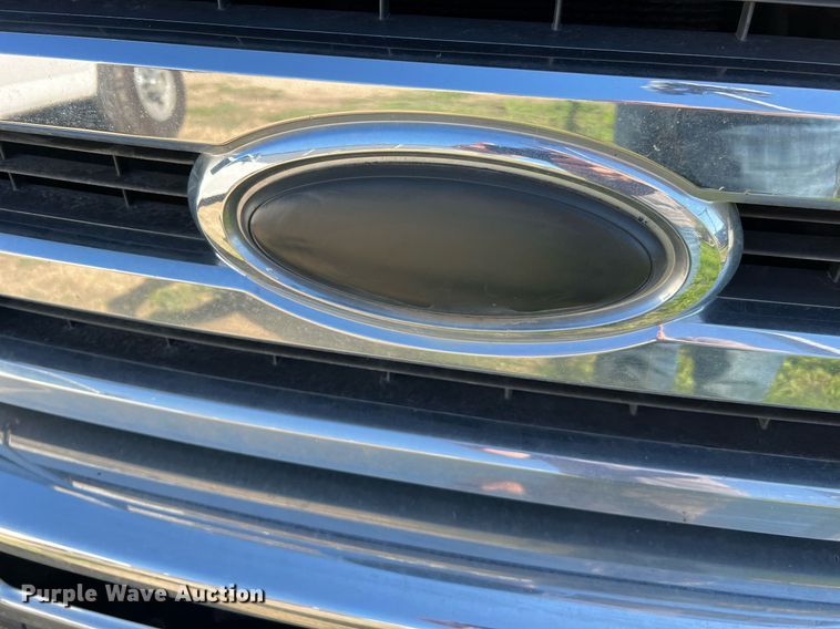 image for item MH9931 2014 Ford E350  shuttle bus