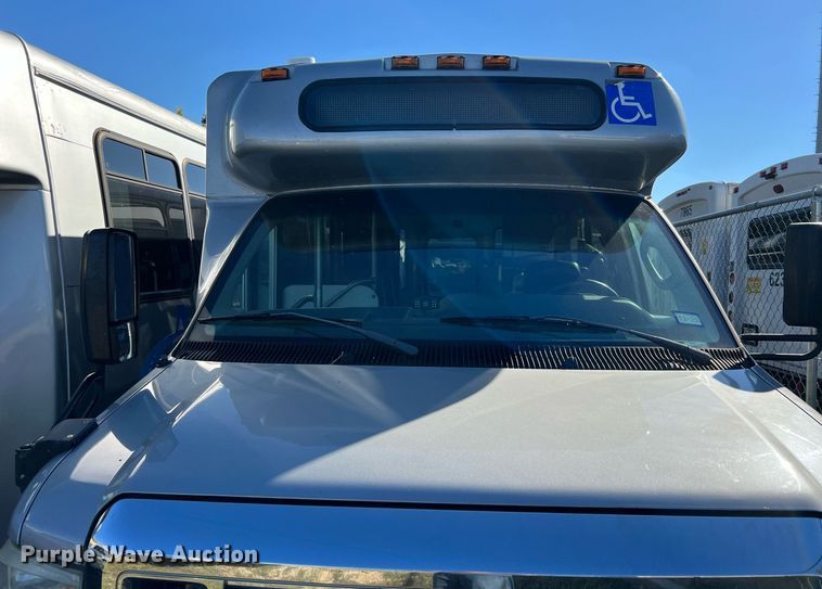 image for item MH9933 2014 Ford E350  shuttle bus