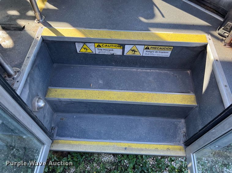 image for item MH9933 2014 Ford E350  shuttle bus