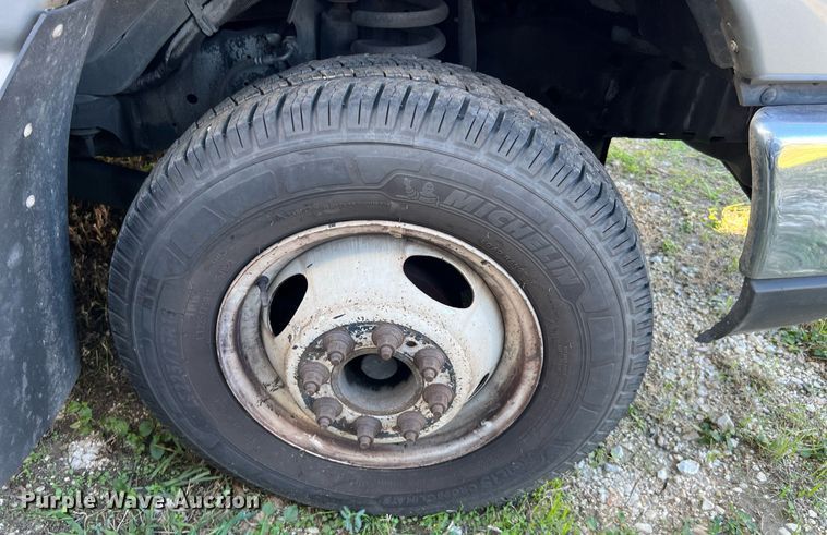 image for item MH9933 2014 Ford E350  shuttle bus