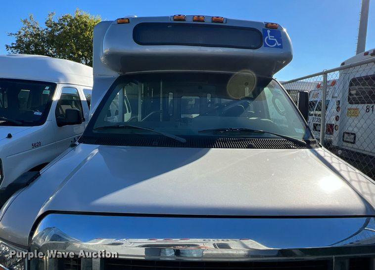 image for item MH9934 2014 Ford E350  shuttle bus