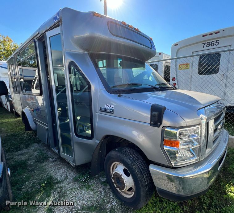 image for item MH9934 2014 Ford E350  shuttle bus