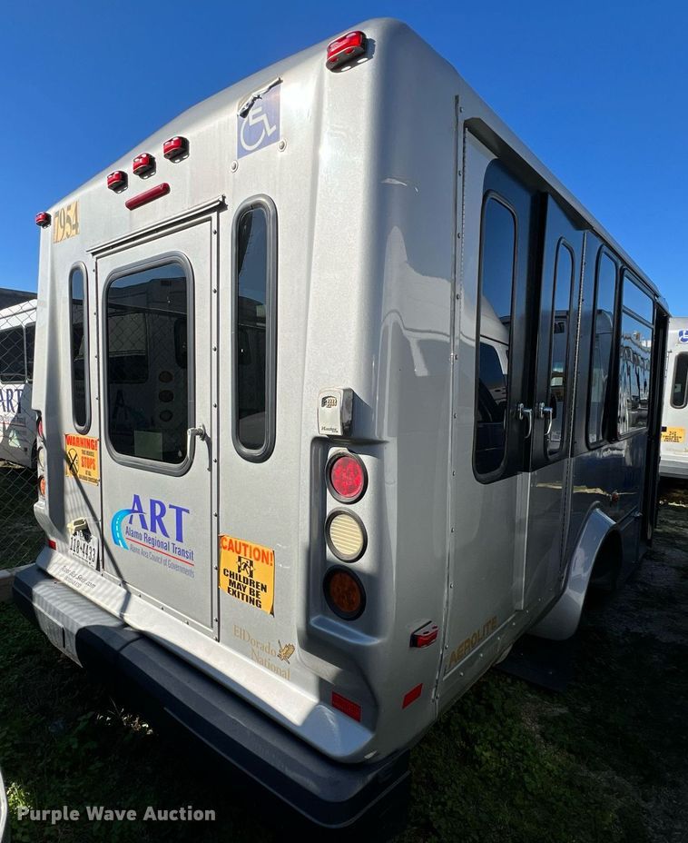 image for item MH9934 2014 Ford E350  shuttle bus