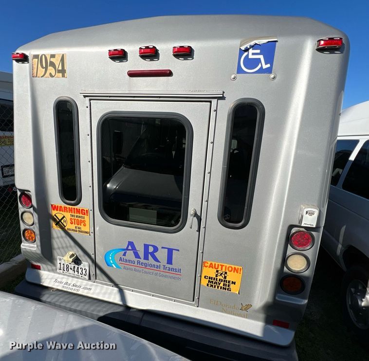 image for item MH9934 2014 Ford E350  shuttle bus