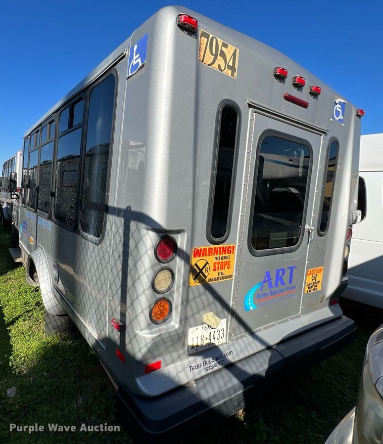 image for item MH9934 2014 Ford E350  shuttle bus