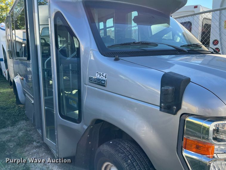 image for item MH9934 2014 Ford E350  shuttle bus