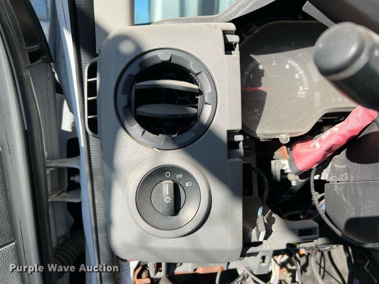 image for item MH9934 2014 Ford E350  shuttle bus