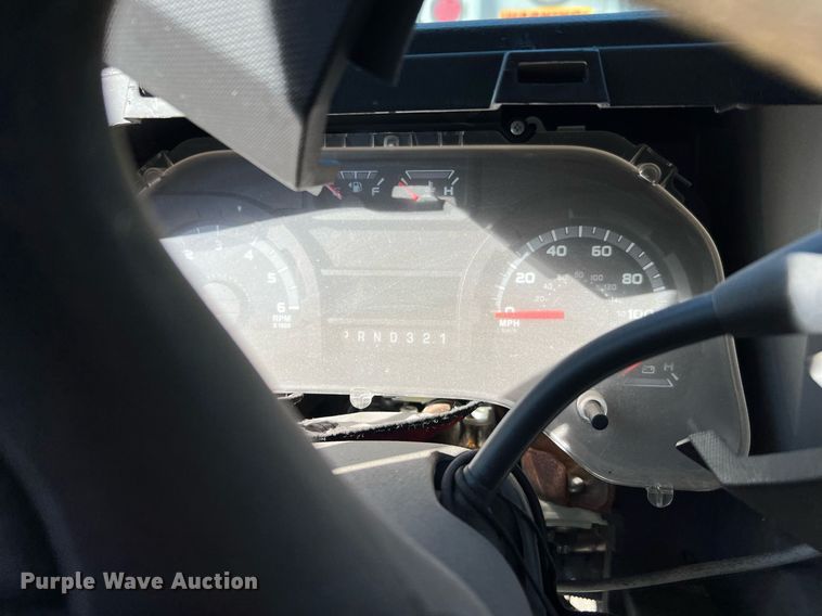 image for item MH9934 2014 Ford E350  shuttle bus