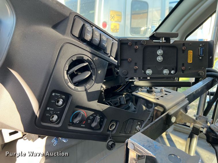 image for item MH9934 2014 Ford E350  shuttle bus