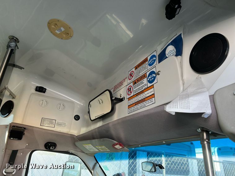 image for item MH9934 2014 Ford E350  shuttle bus
