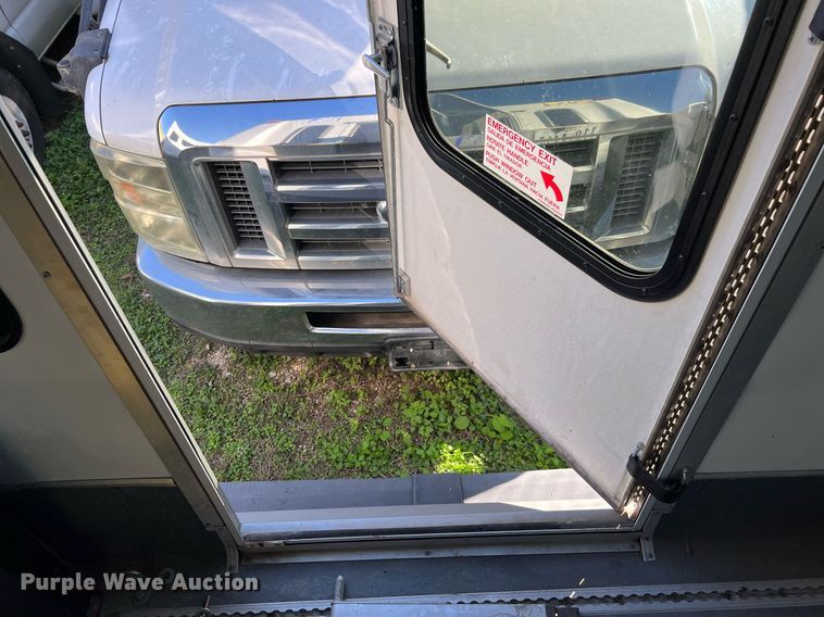 image for item MH9934 2014 Ford E350  shuttle bus