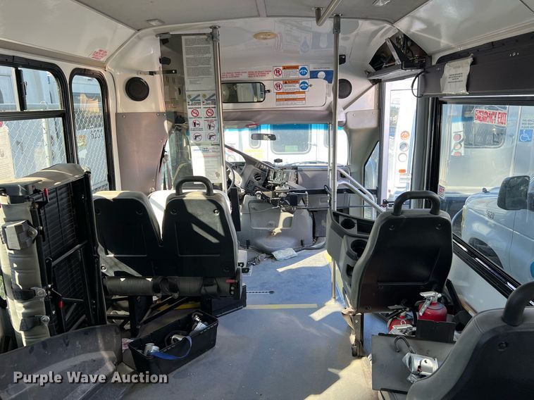 image for item MH9934 2014 Ford E350  shuttle bus