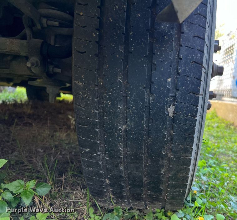 image for item MH9934 2014 Ford E350  shuttle bus