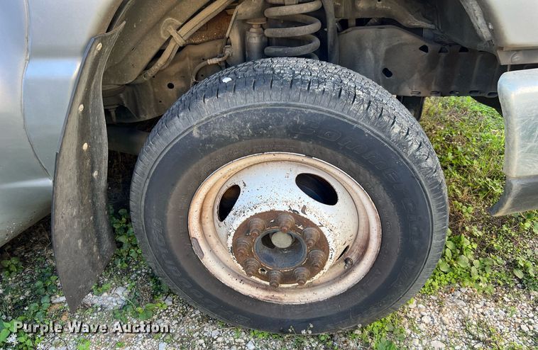 image for item MH9934 2014 Ford E350  shuttle bus