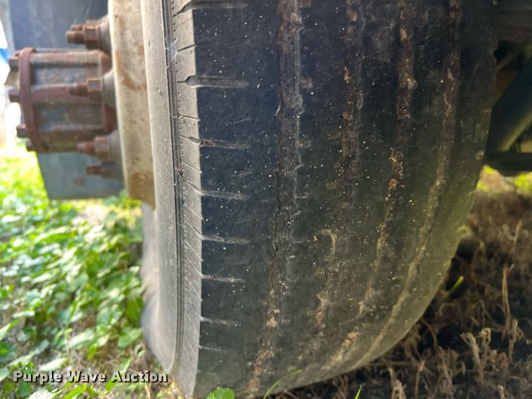 image for item MH9934 2014 Ford E350  shuttle bus